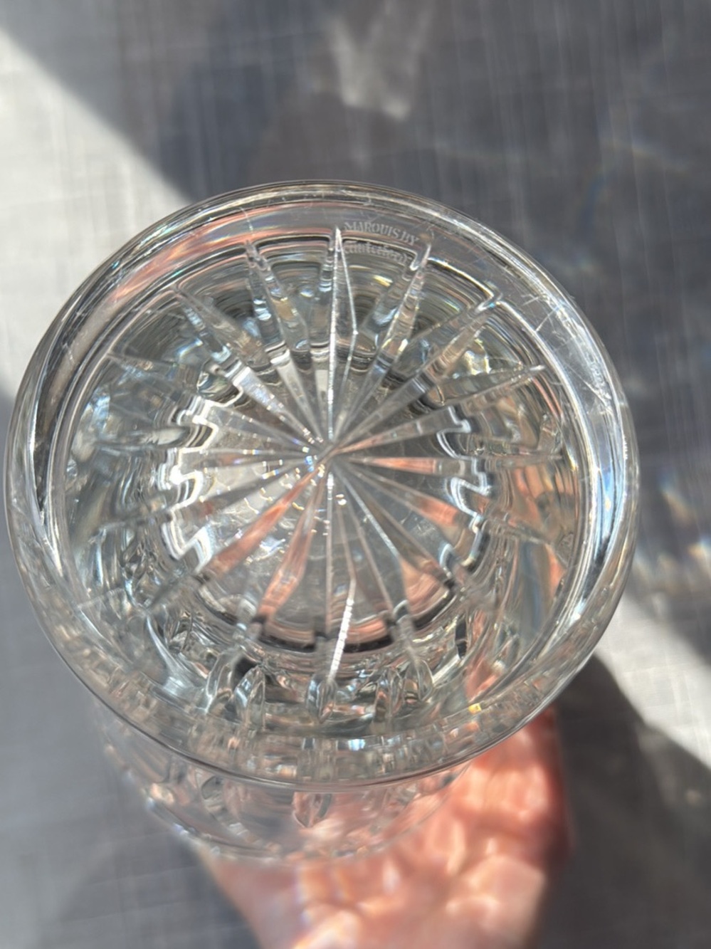 Elegant Clear Cut Crystal Vase with Lattice Pattern - Picture 4 of 5